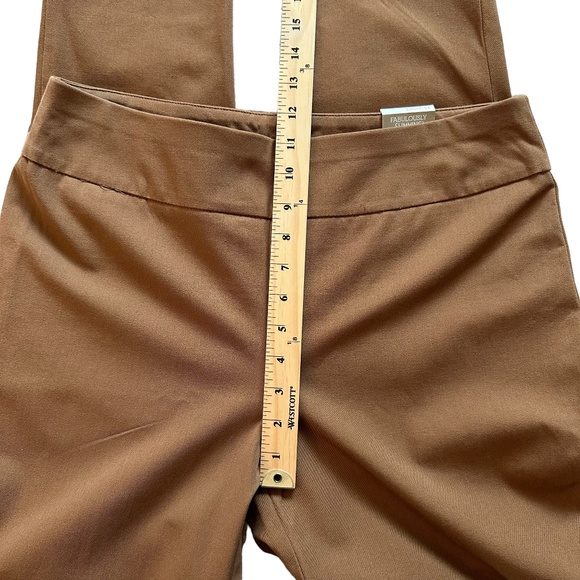 Chico's Pants 1.5 Short US M/10 Short Slimming 4 Way Stretch Pull on Cafe NEW - Picture 10 of 16